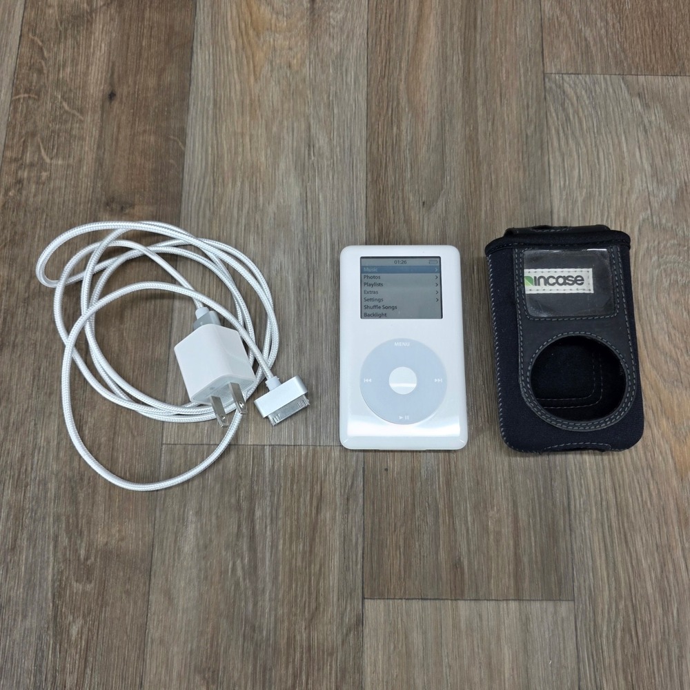 Apple iPod Video 30GB White A1099 Bundle w/ Incase Case Charger READ